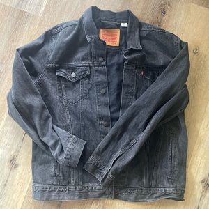 Men’s Black Levi’s Denim Jacket